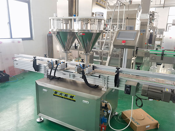 自動化粉劑灌裝機實拍